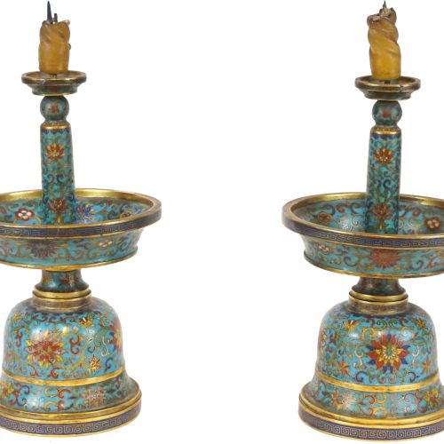 Paire de pique-cierges en bronze doré et émaux cloisonnés.