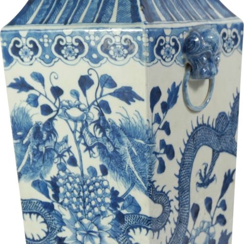 Grand vase carré en porcelaine bleu blanc.